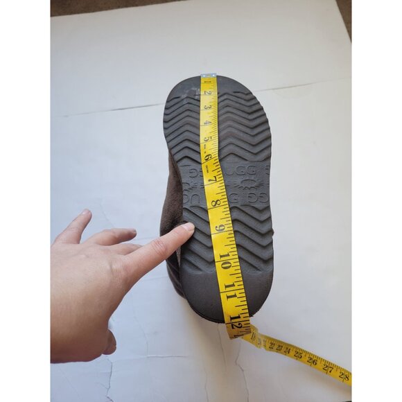 UGG Women’s Classic Tall Boots Chocolate Brown Sheepskin Lined – Mid-Calf Size 9 - Picture 12 of 13